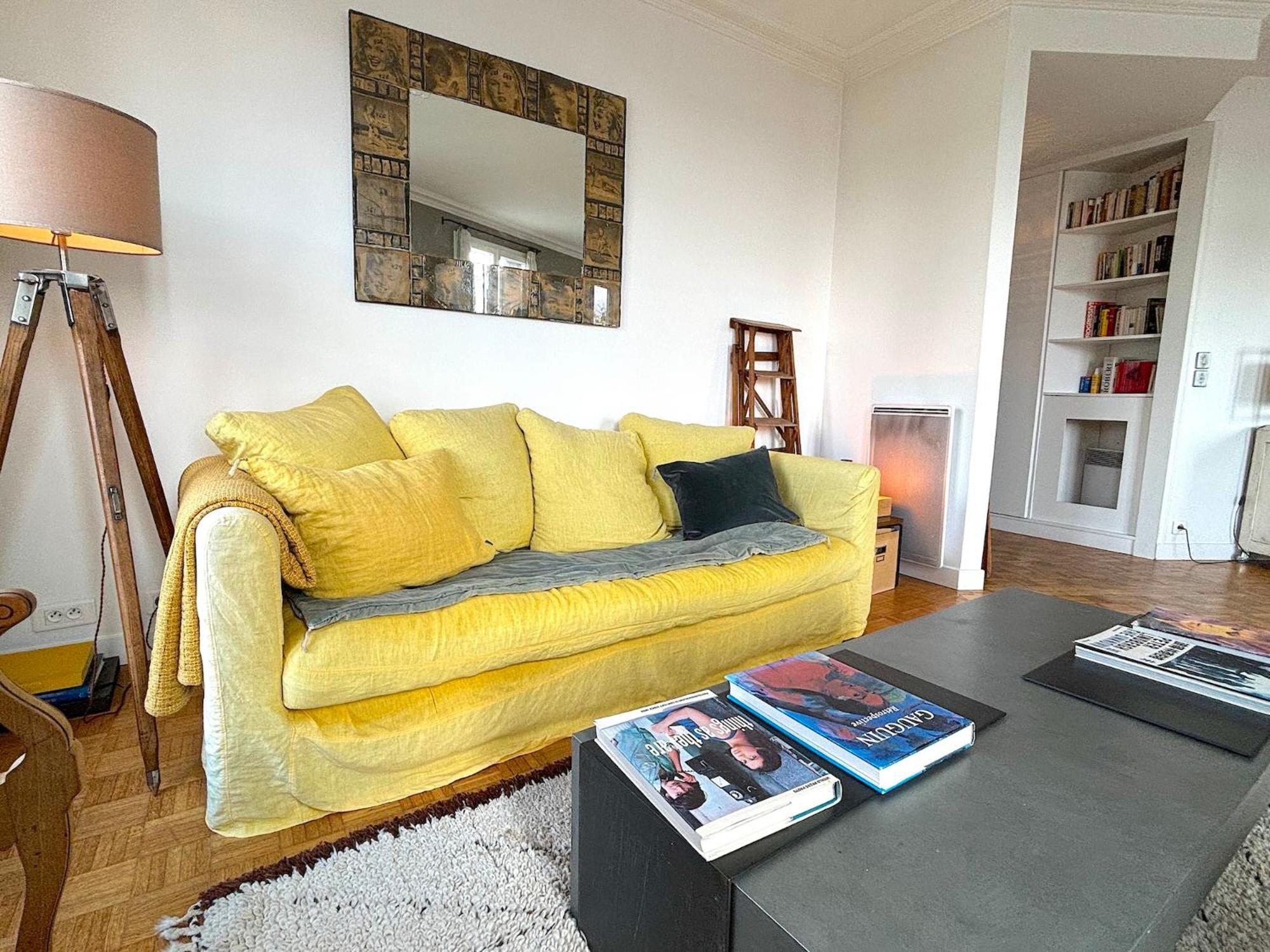 Apartment Poulbot Paris